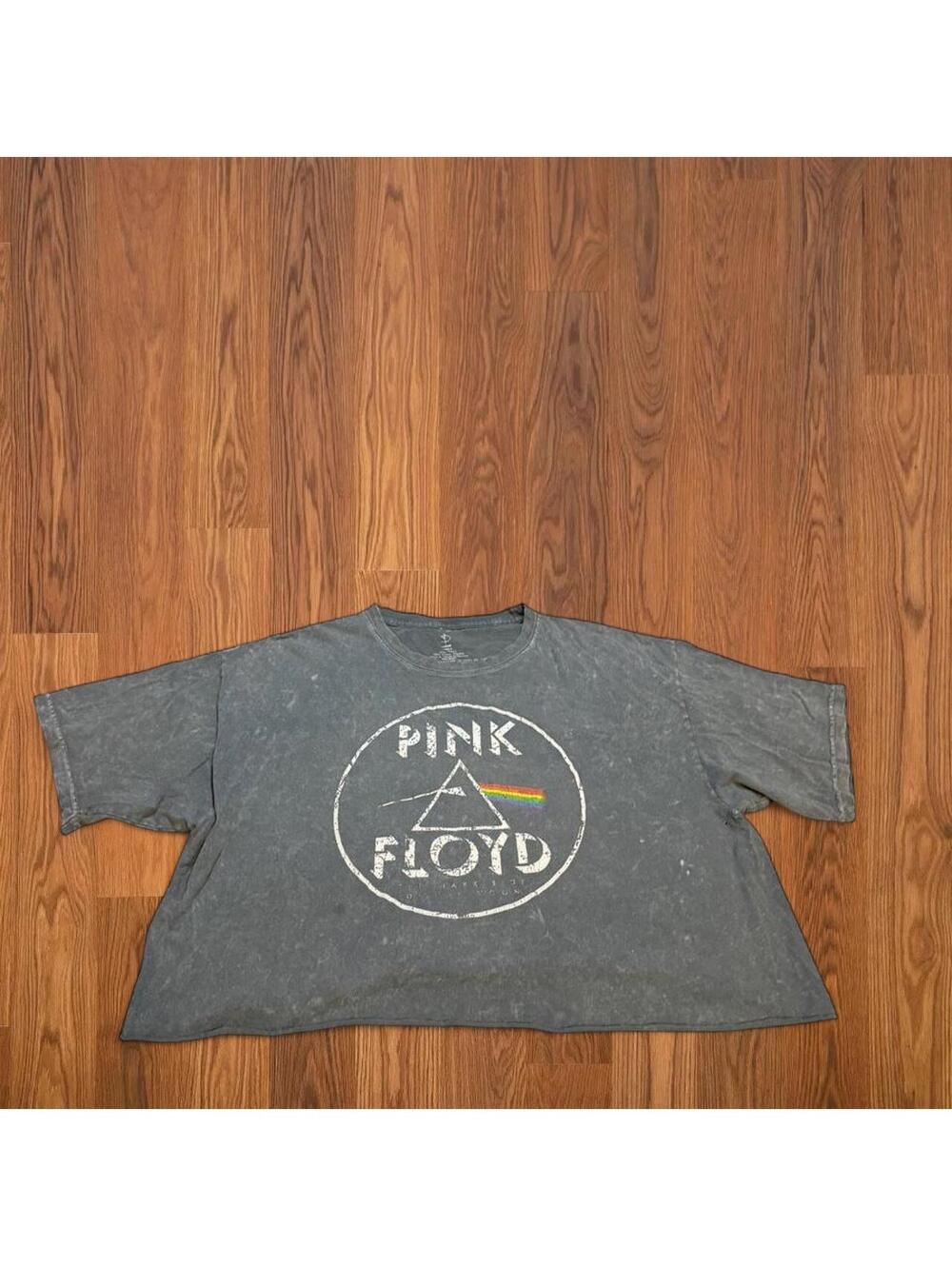 Floyd Women's Black and Grey Tshirt